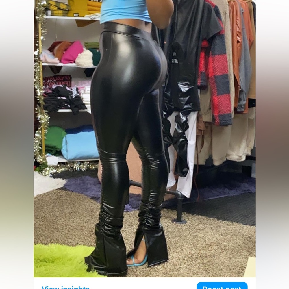 Size small Leather pants 😍😍😍